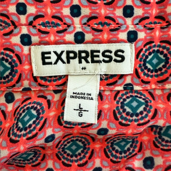 Express Potofino Women's Red and Black‎ Patterned Button Down Blouse - Picture 3 of 3